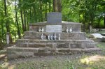 Pomnik ku czci ofiar Zagady na cmentarzu ydowskim w Bieczu